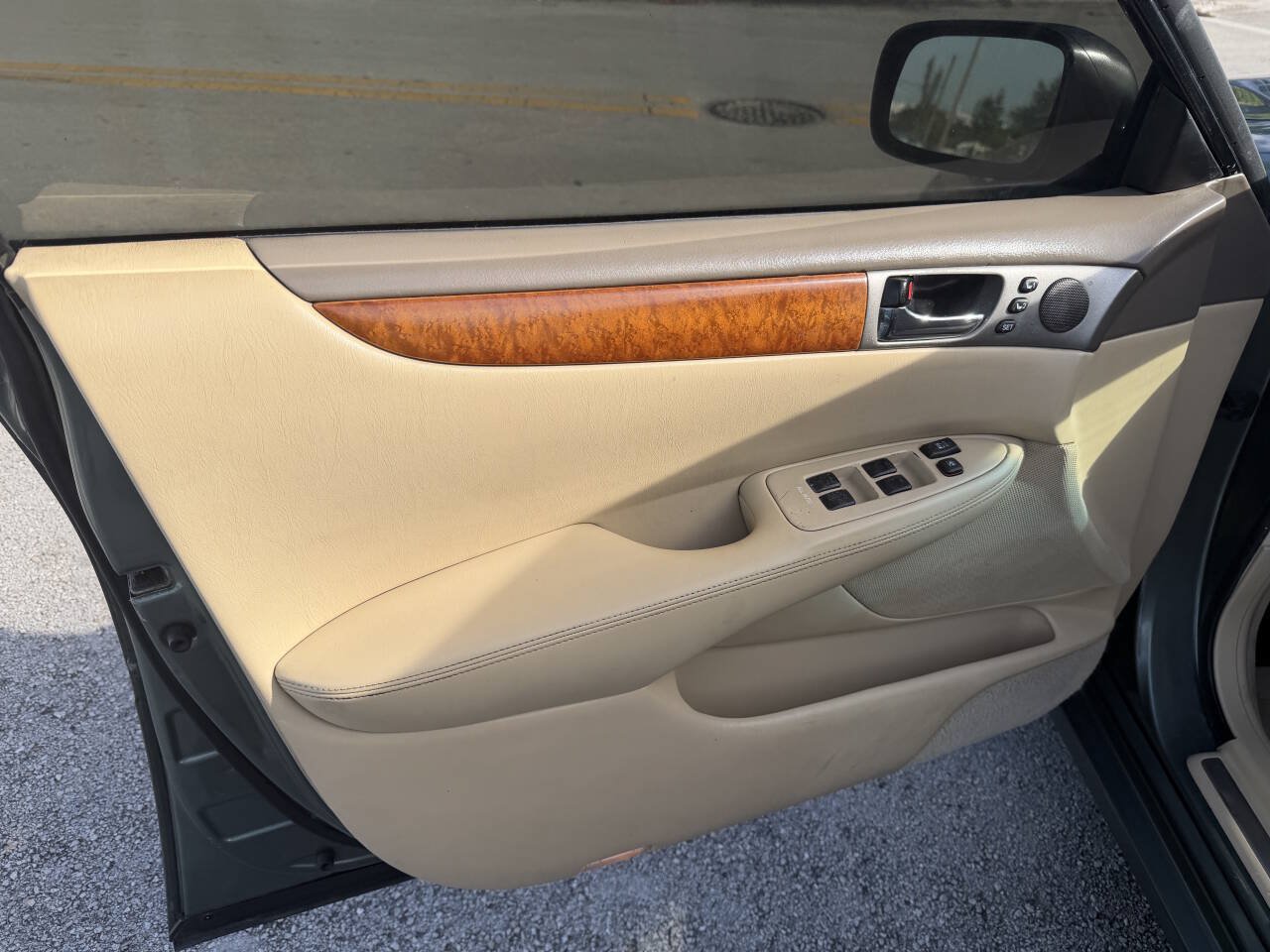 Used 2005 Lexus ES 330 FWD image 10