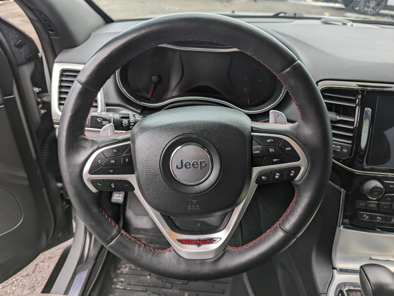 Used 2019 Jeep Grand Cherokee Trailhawk w/ Trailhawk Luxury Group image 14