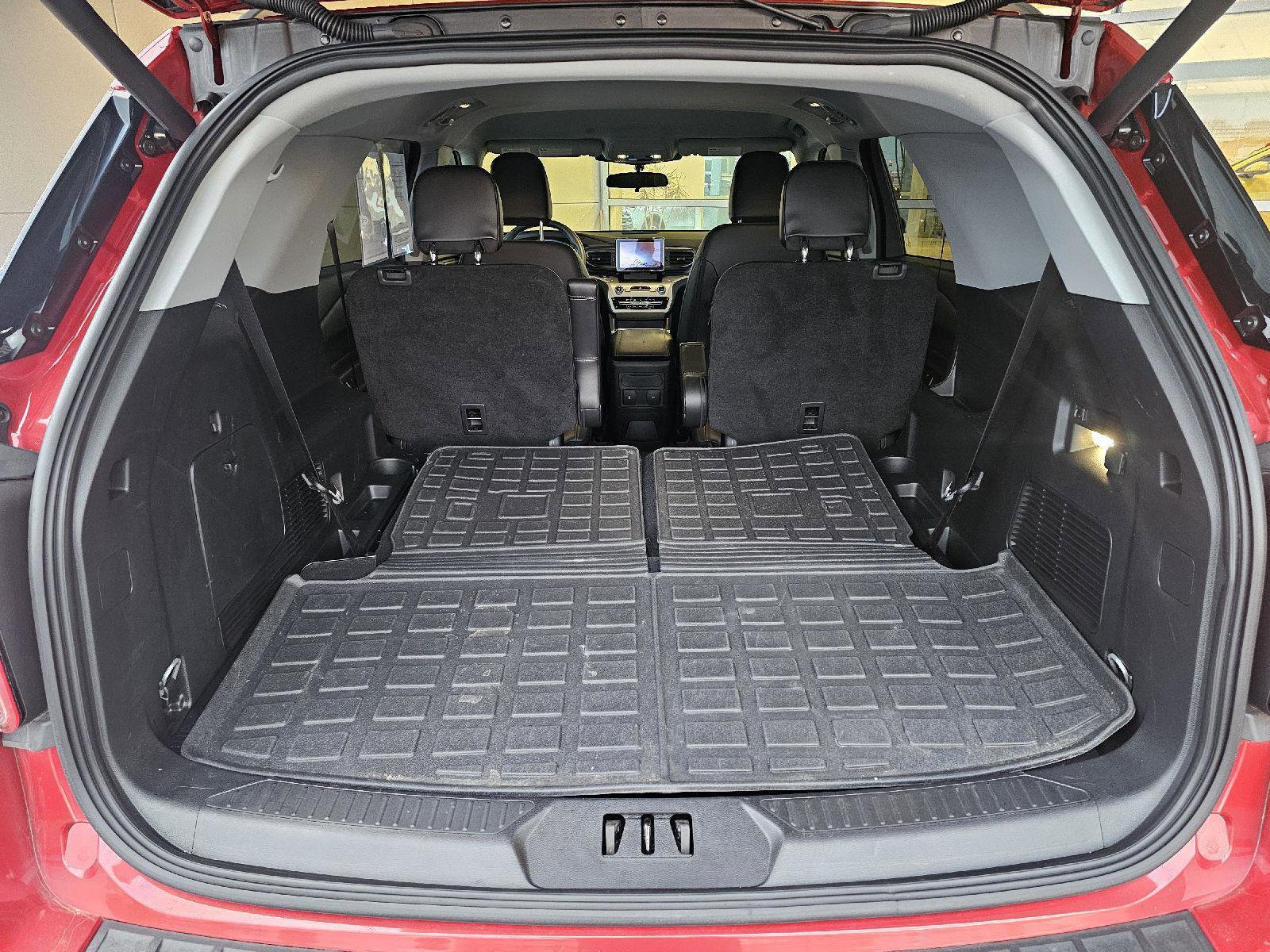 Used 2024 Ford Explorer XLT w/ Equipment Group 202A image 15