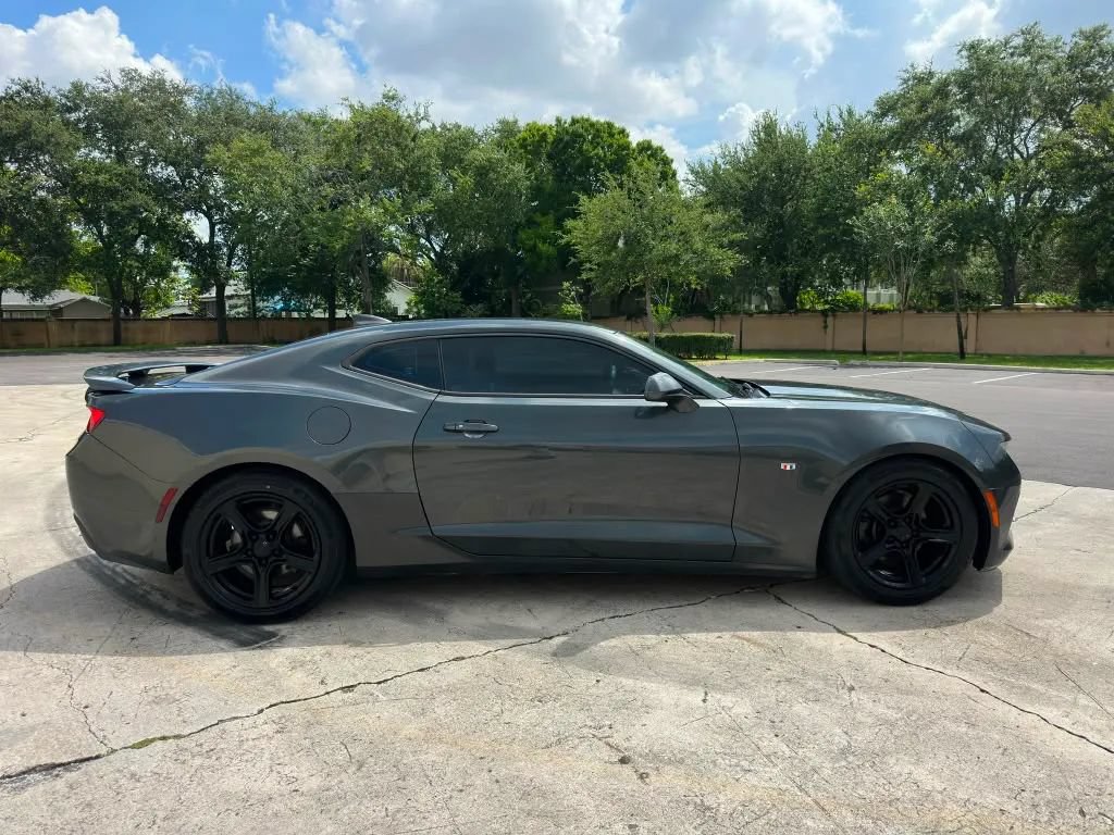 Used 2016 Chevrolet Camaro LT RWD image 4