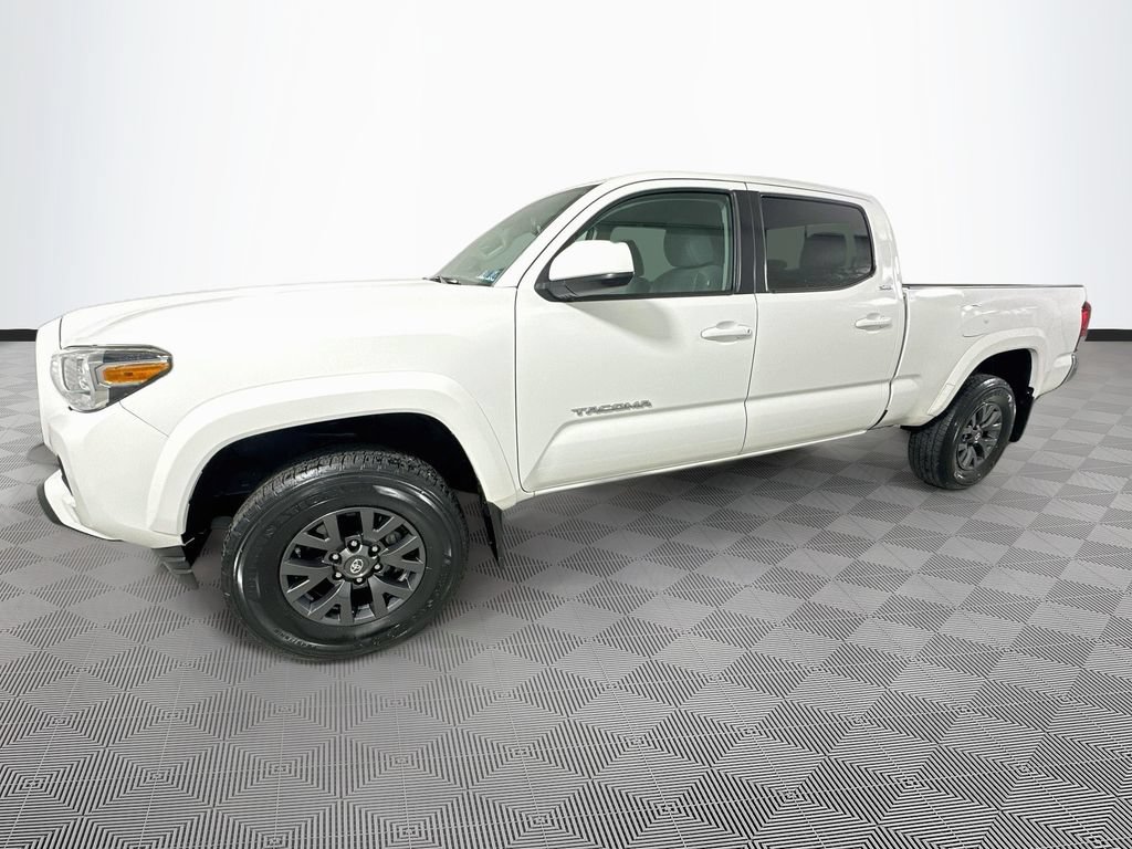 Used 2020 Toyota Tacoma SR5 AWD/4WD image 4