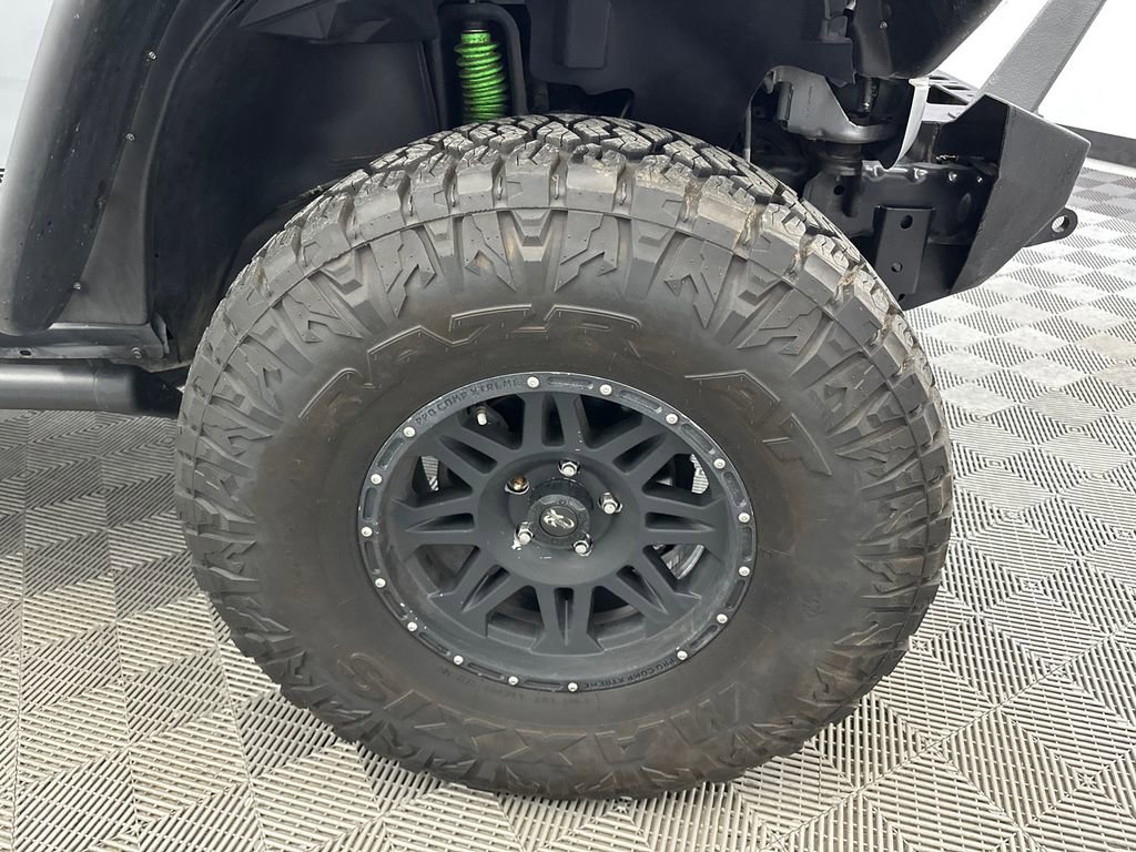 Used 2017 Jeep Wrangler Unlimited Sport w/ Connectivity Group AWD/4WD image 12