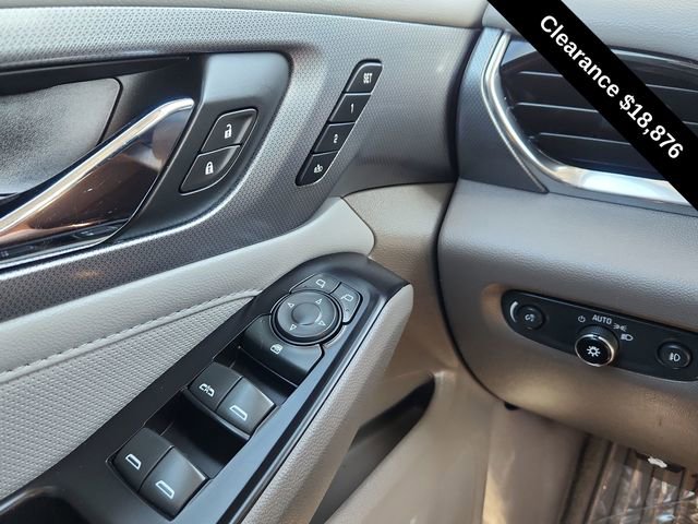 Used 2020 Chevrolet Traverse Premier image 35