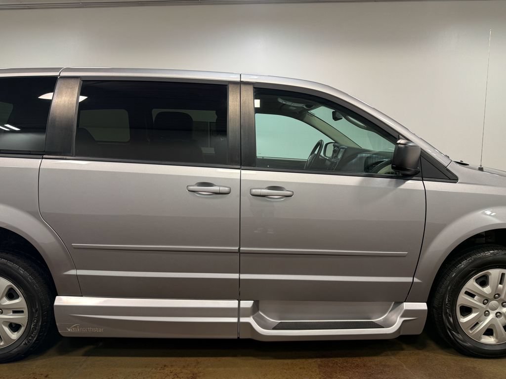 Used 2016 Dodge Grand Caravan SE w/ Quick Order Package 29E SE FWD image 38