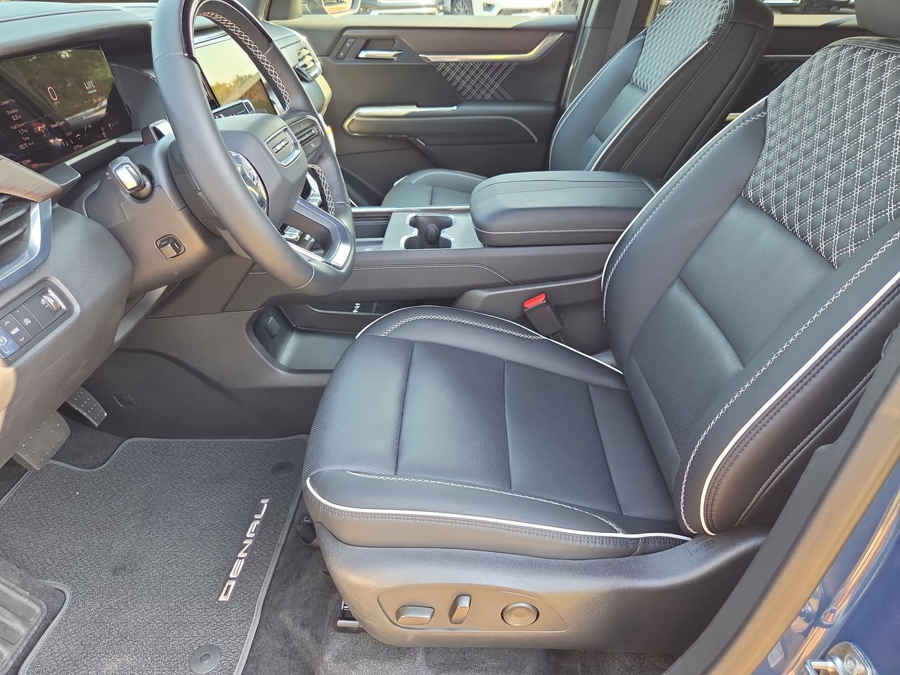 Used 2026 GMC Acadia Denali w/ Super Cruise Package FWD image 20
