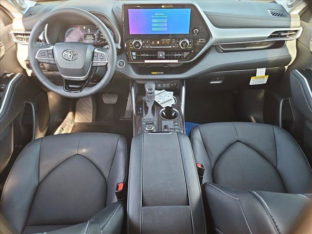 New 2026 Toyota Highlander Limited AWD/4WD image 14