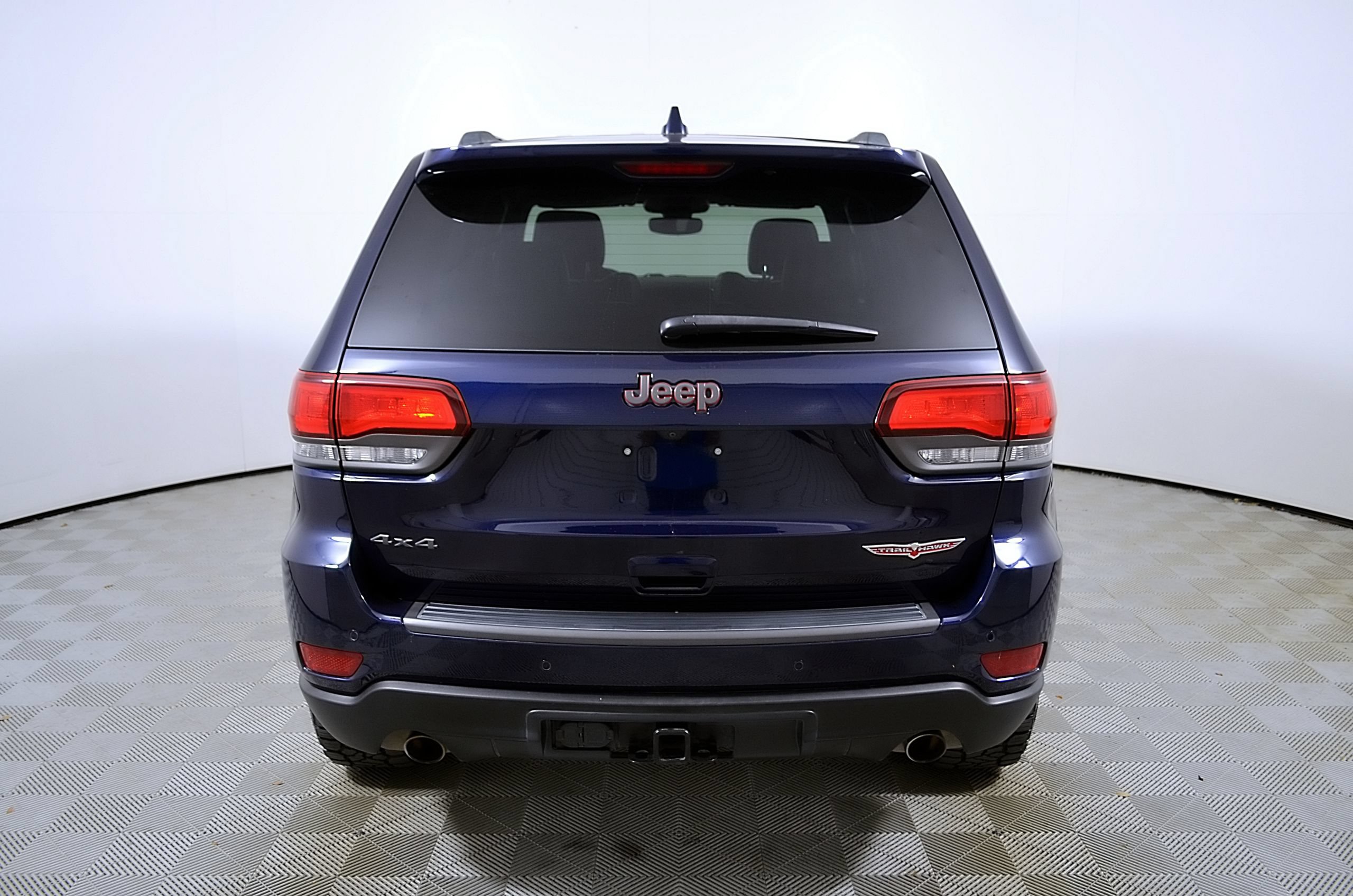 Used 2018 Jeep Grand Cherokee Trailhawk w/ Trailhawk Luxury Group AWD/4WD image 8
