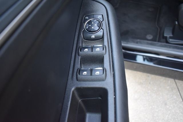 Used 2024 Ford Edge SEL image 17