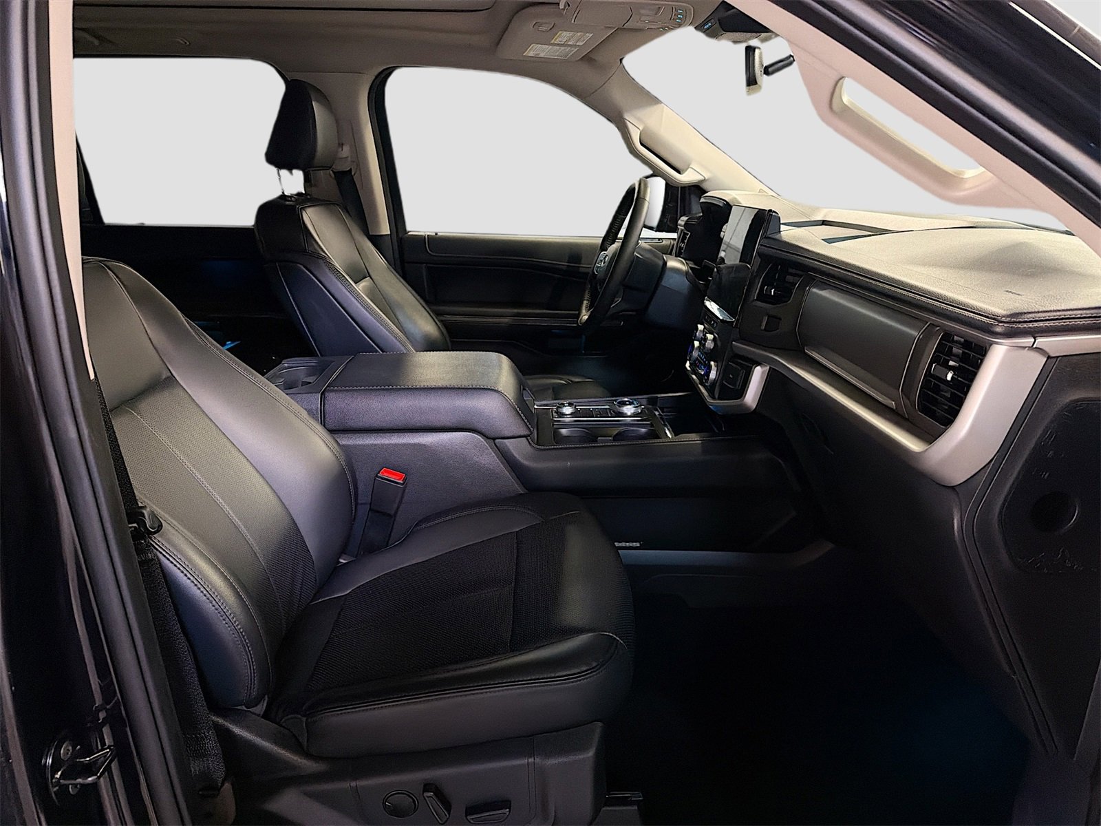Used 2024 Ford Expedition XLT image 29