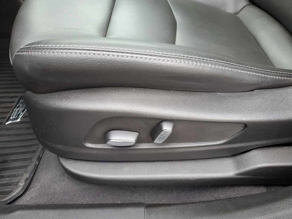 Used 2024 Cadillac XT6 Luxury AWD/4WD image 7