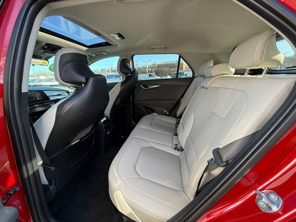 New 2025 Kia Niro EX Touring image 27