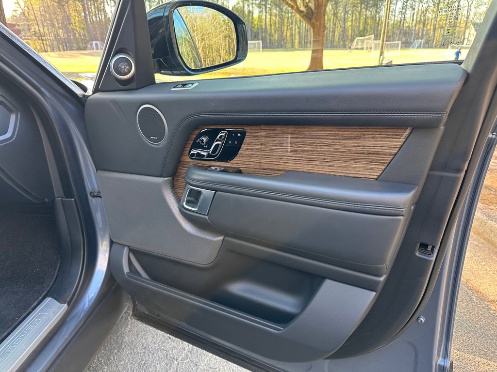 Used 2020 Land Rover Range Rover HSE image 23