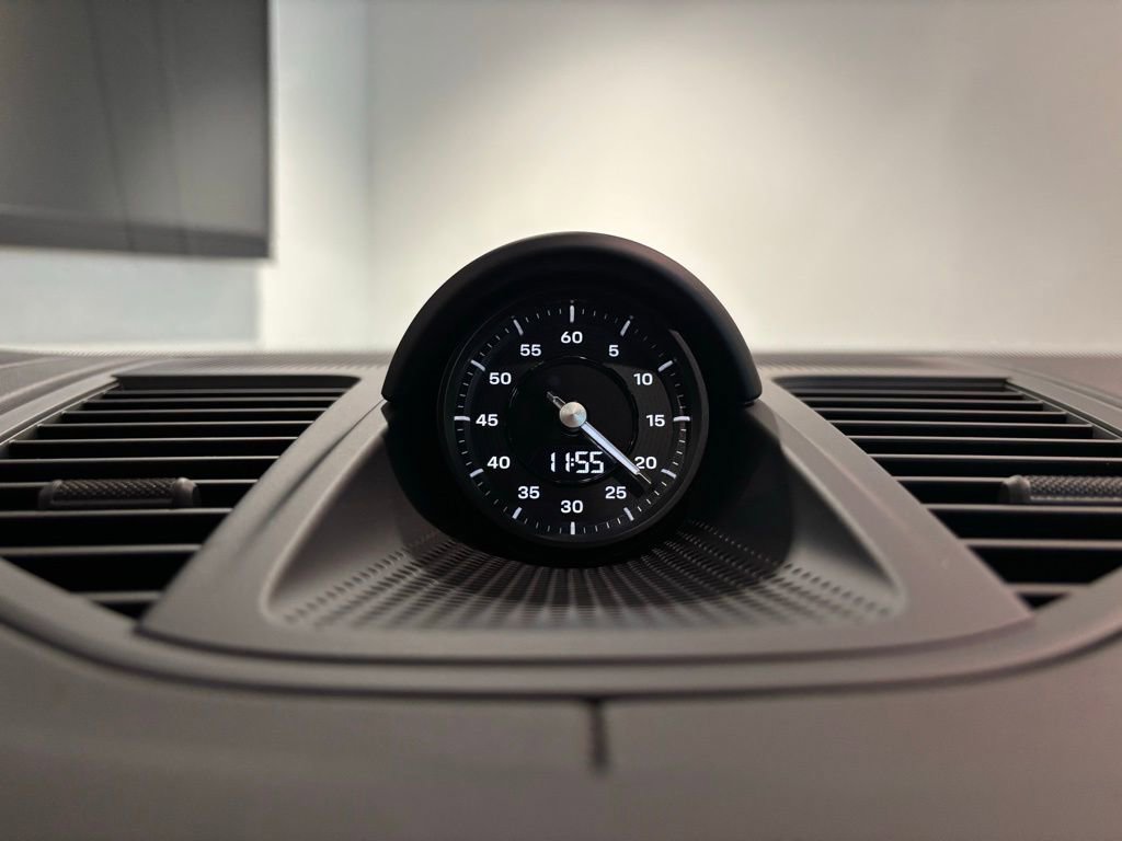 Used 2026 Porsche Panamera 4 image 24