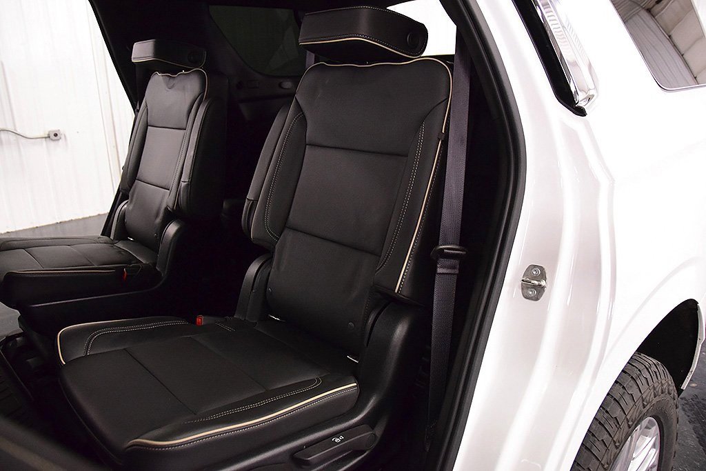 Used 2021 GMC Yukon SLT w/ SLT Premium Package image 32