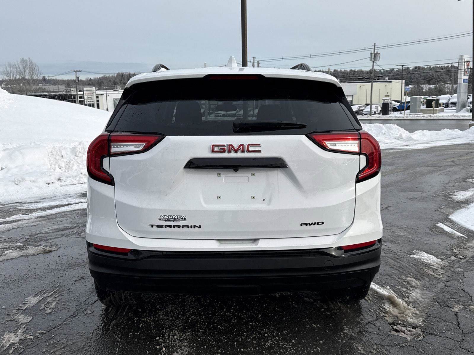 Used 2022 GMC Terrain SLE w/ Driver Convenience Package image 7