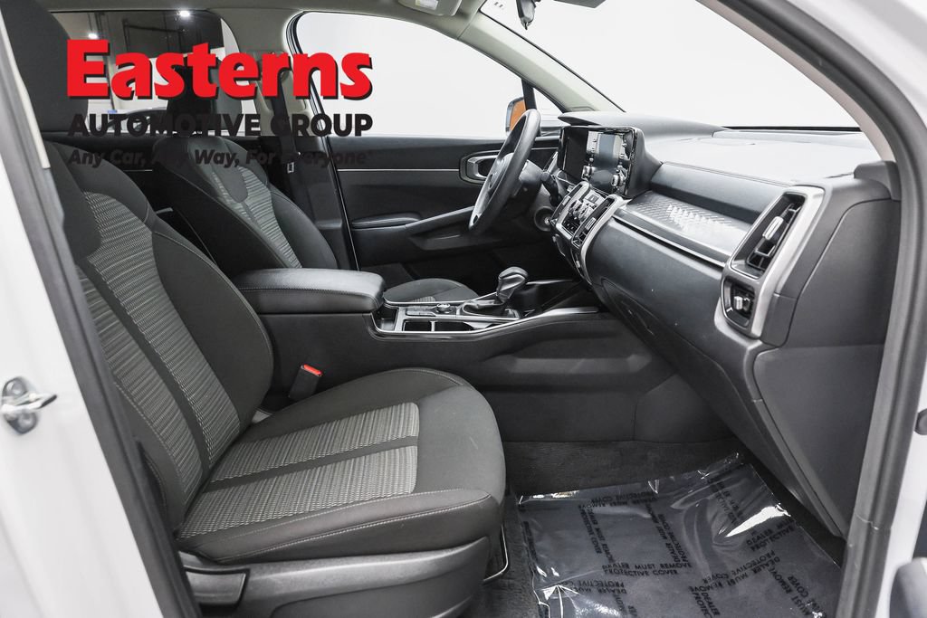 Used 2023 Kia Sorento LX FWD image 23