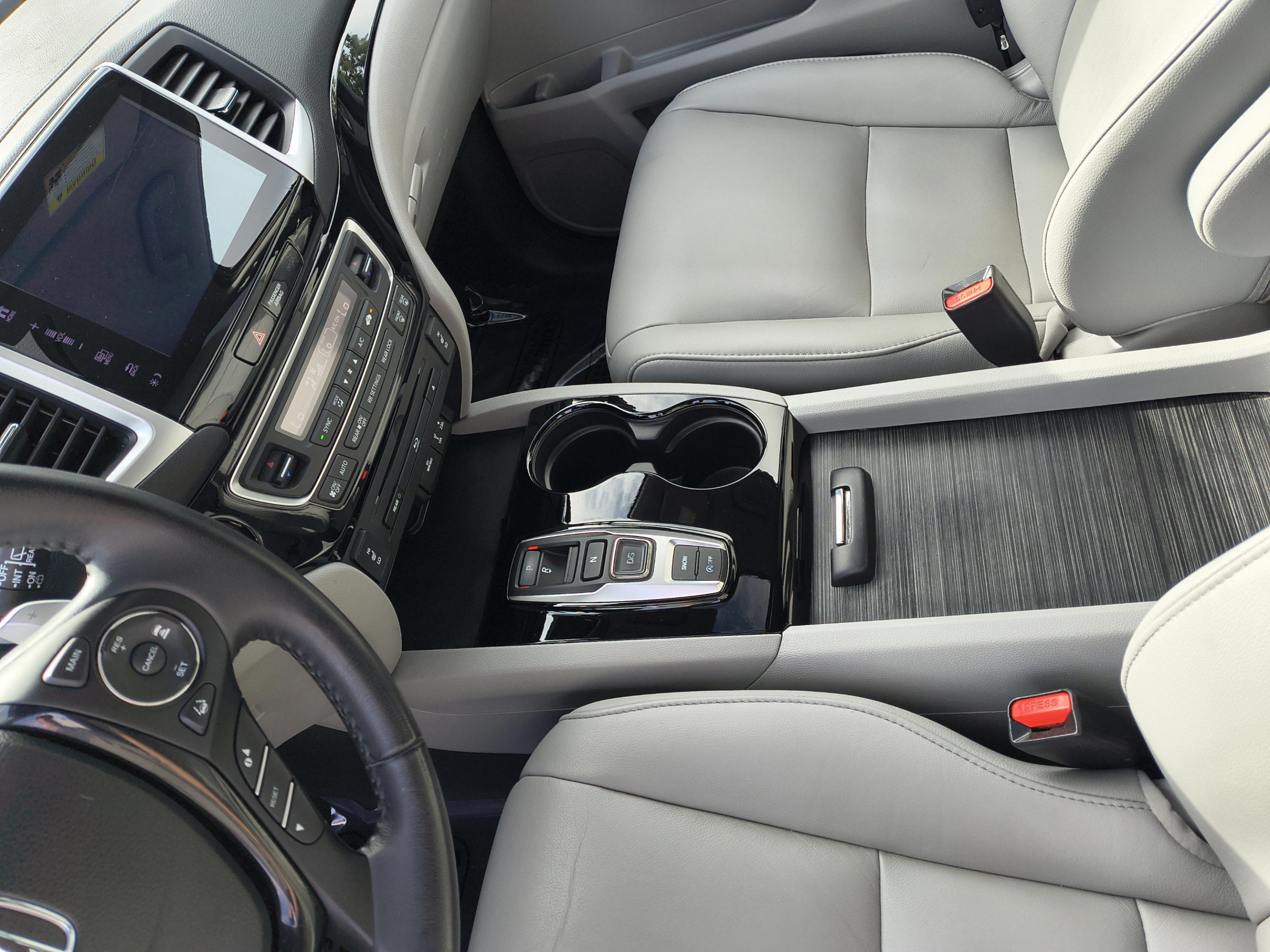 Used 2017 Honda Pilot Touring image 26