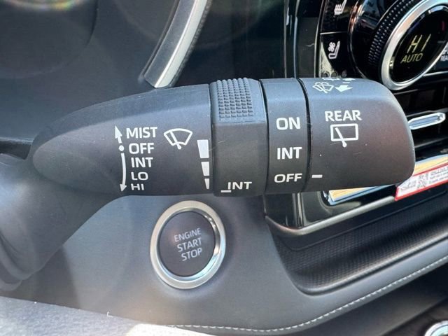 Certified 2025 Toyota Highlander Limited image 32