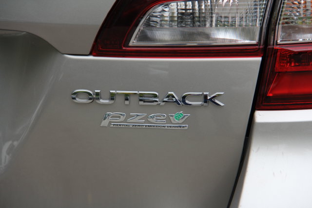 Used 2017 Subaru Outback 2.5i Limited AWD/4WD image 10