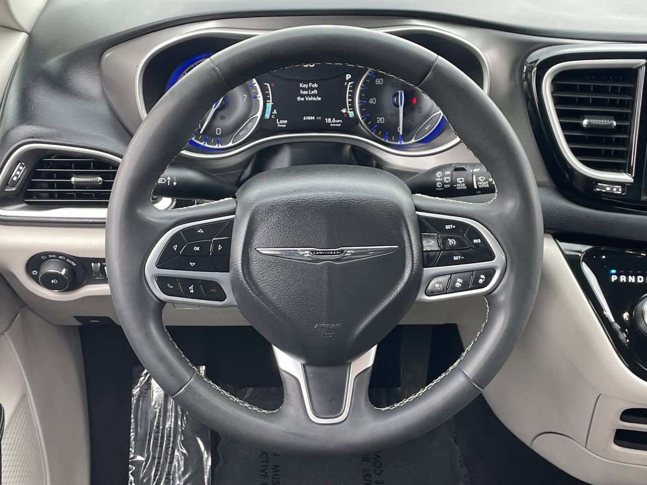 Used 2023 Chrysler Pacifica Touring-L image 20