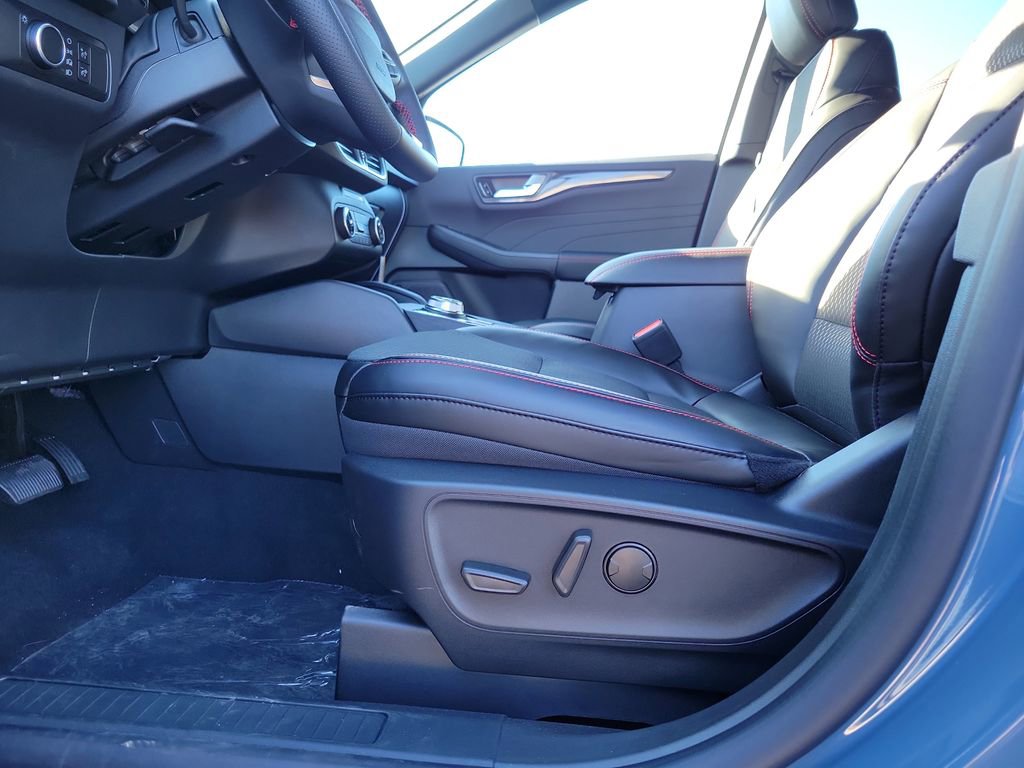 New 2026 Ford Escape ST-Line w/ Cold Weather Package image 17