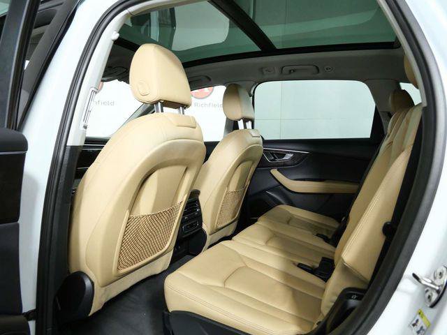 Used 2025 Audi Q7 3.0T Premium Plus AWD/4WD image 14
