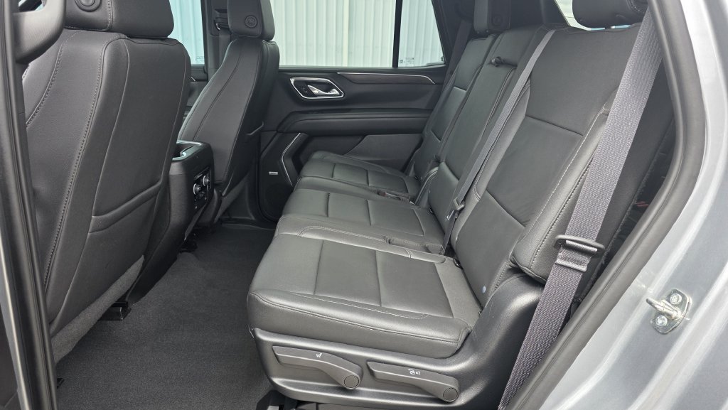 Used 2023 Chevrolet Tahoe LT w/ Luxury Package AWD/4WD image 18