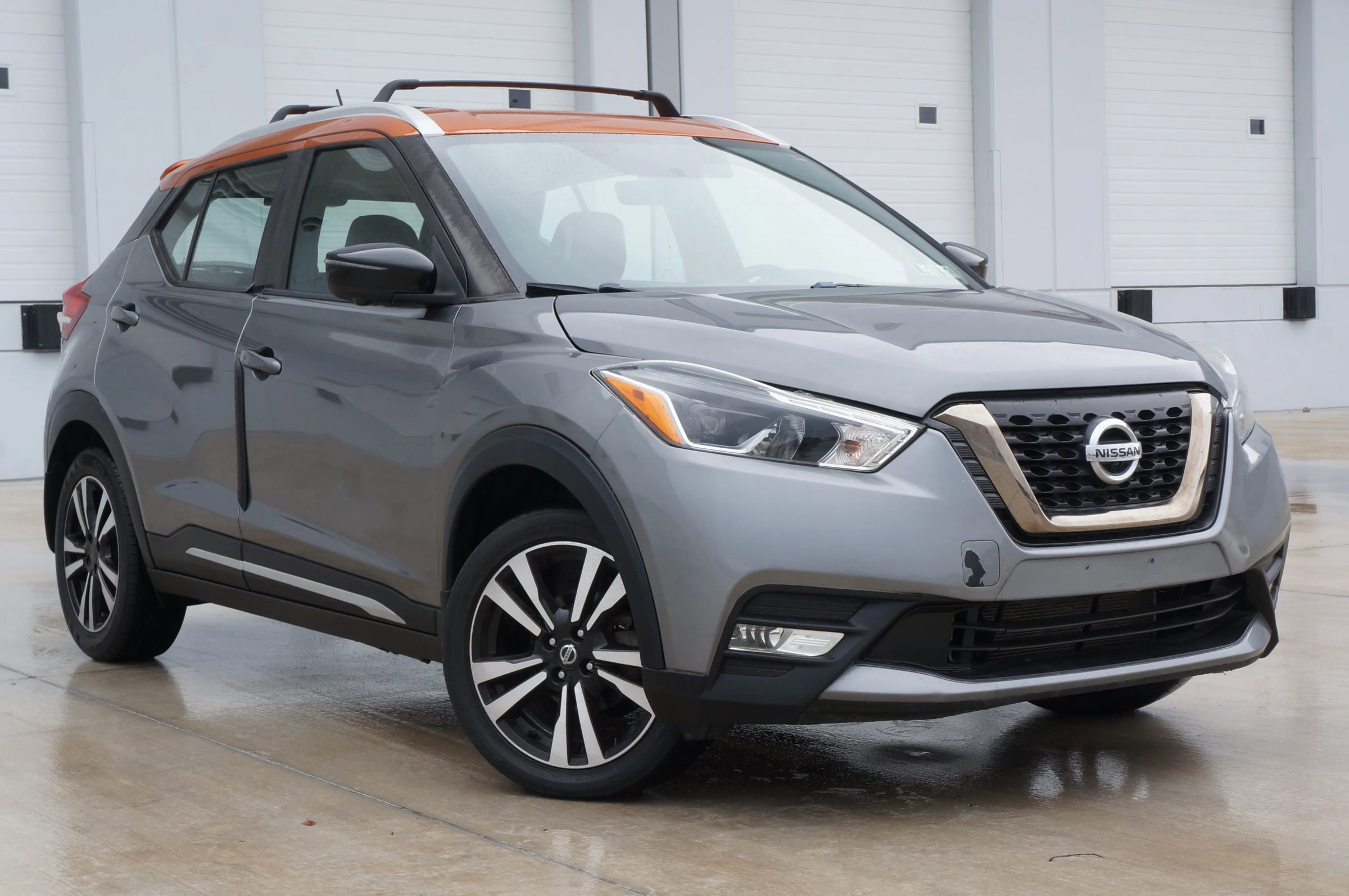 Used 2019 Nissan Kicks SR w/ SR Premium Package image 2