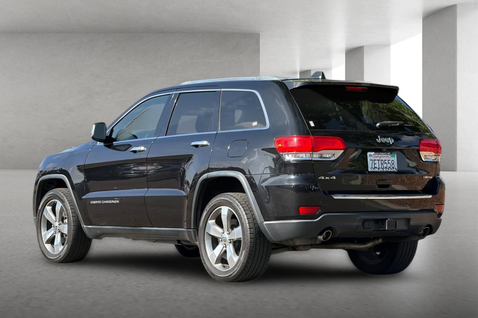 Used 2014 Jeep Grand Cherokee Limited w/ Trailer Tow Group IV AWD/4WD image 6