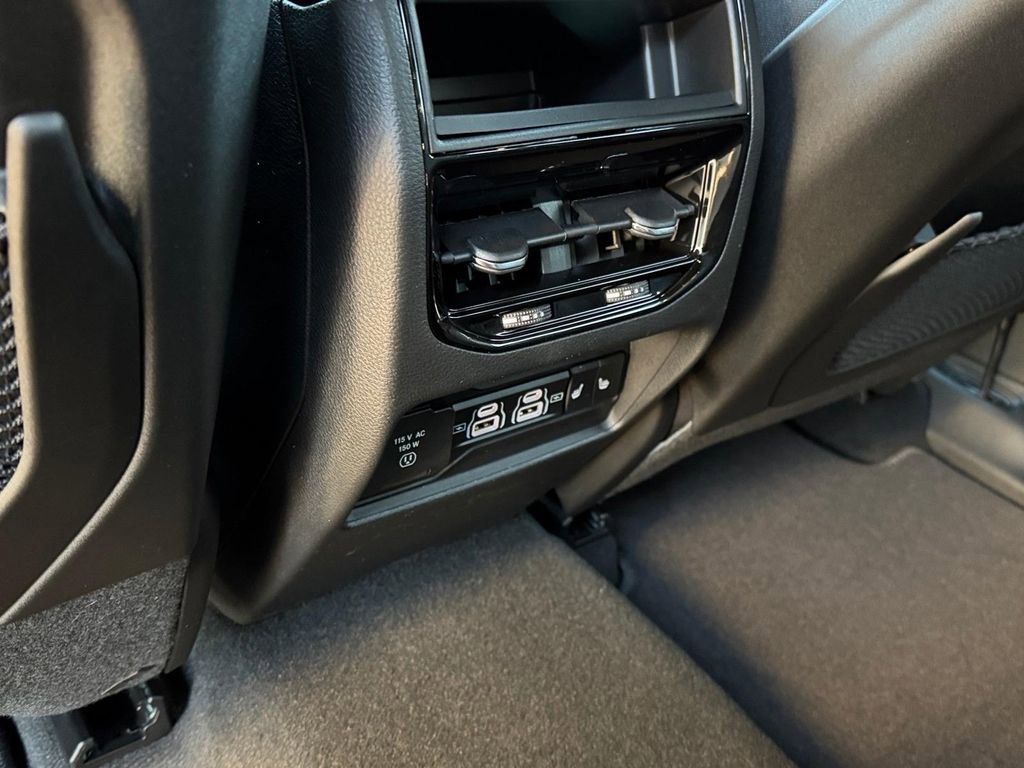 New 2025 Jeep Grand Cherokee Limited w/ Luxury Tech Group II image 12