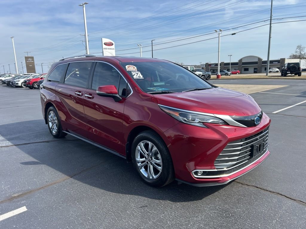 Used 2024 Toyota Sienna Platinum image 25