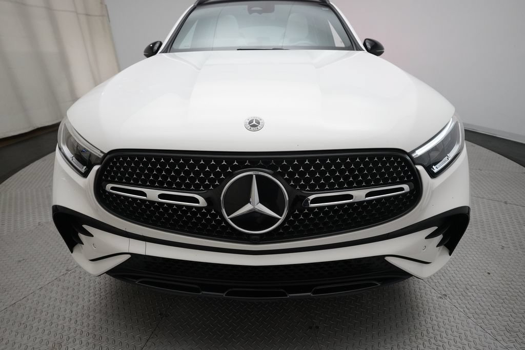 Used 2025 Mercedes-Benz GLC 300 4MATIC image 22
