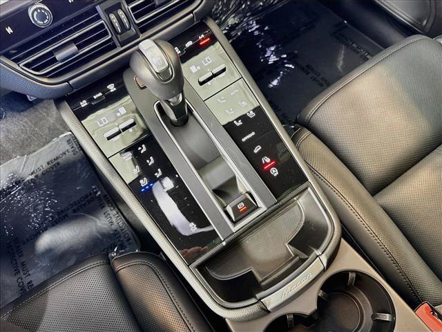 Certified 2026 Porsche Macan Turbo AWD/4WD image 18