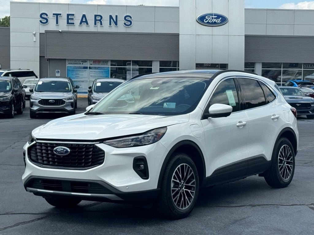 New 2025 Ford Escape SE w/ PHEV Premium Package FWD image 2