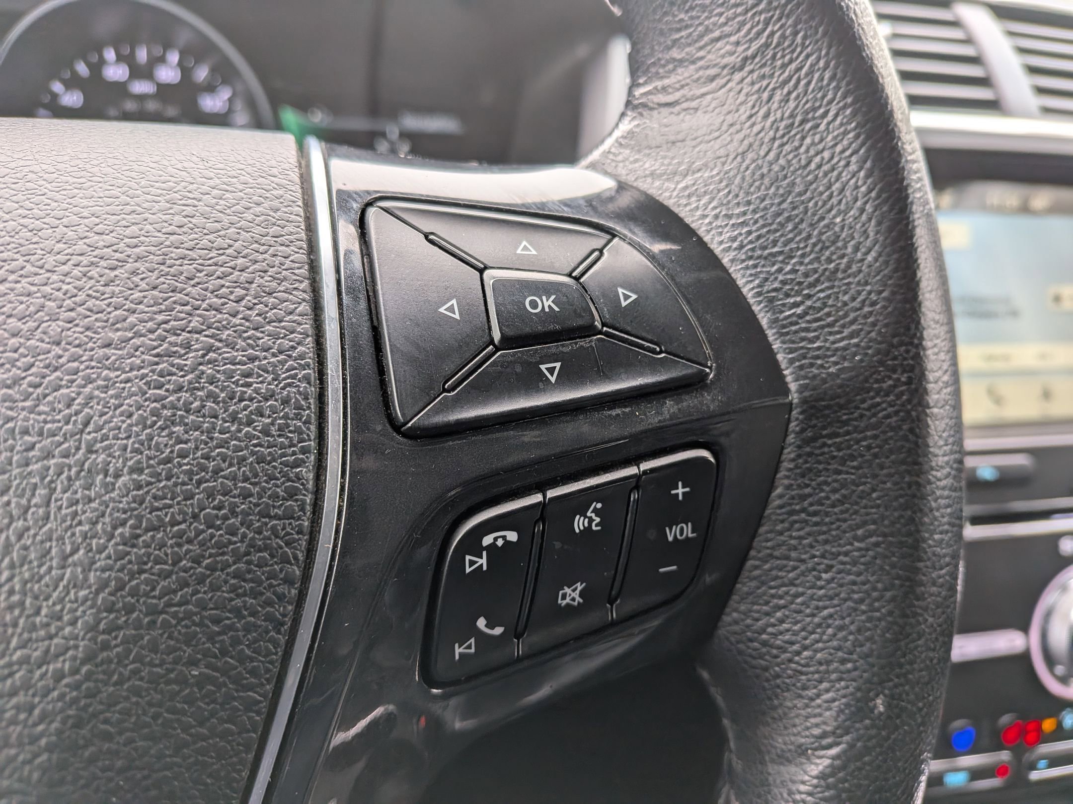 Used 2018 Ford Explorer Limited image 15