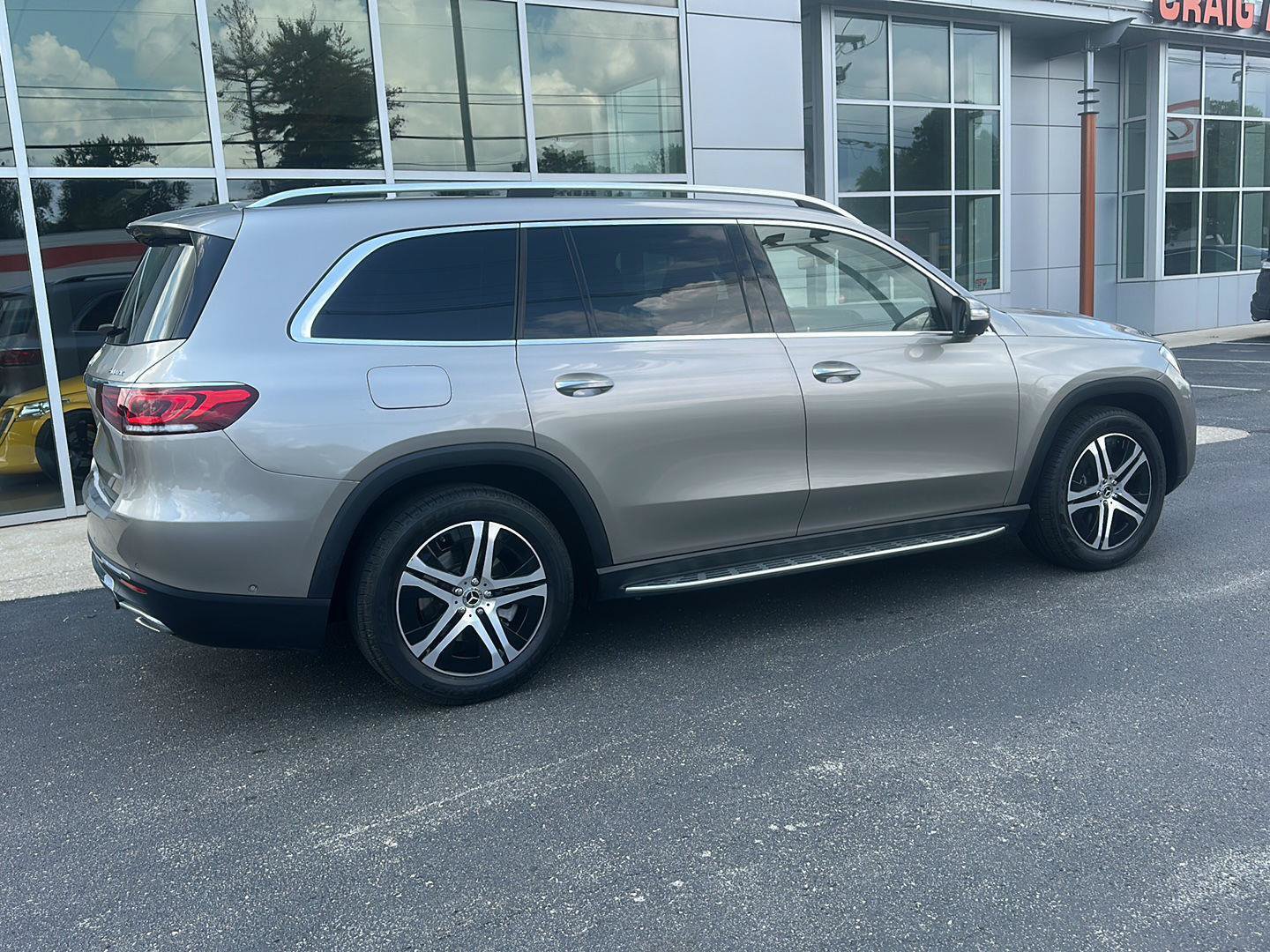 Used 2020 Mercedes-Benz GLS 450 4MATIC image 3