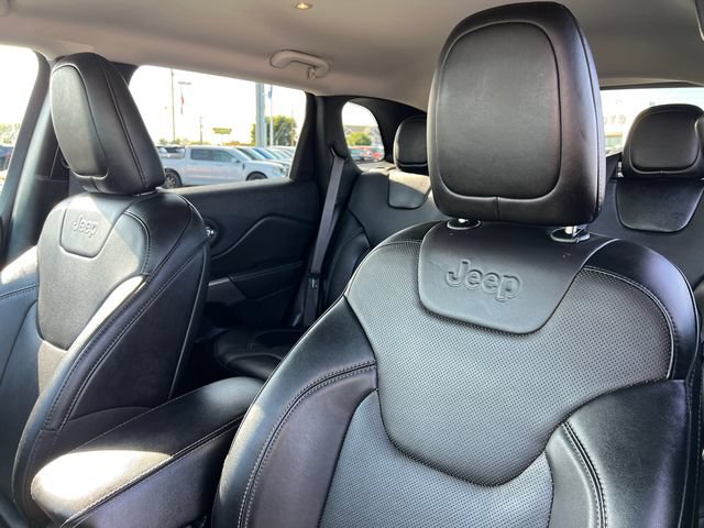 Used 2022 Jeep Cherokee Latitude Lux w/ Mopar Interior Package FWD image 22