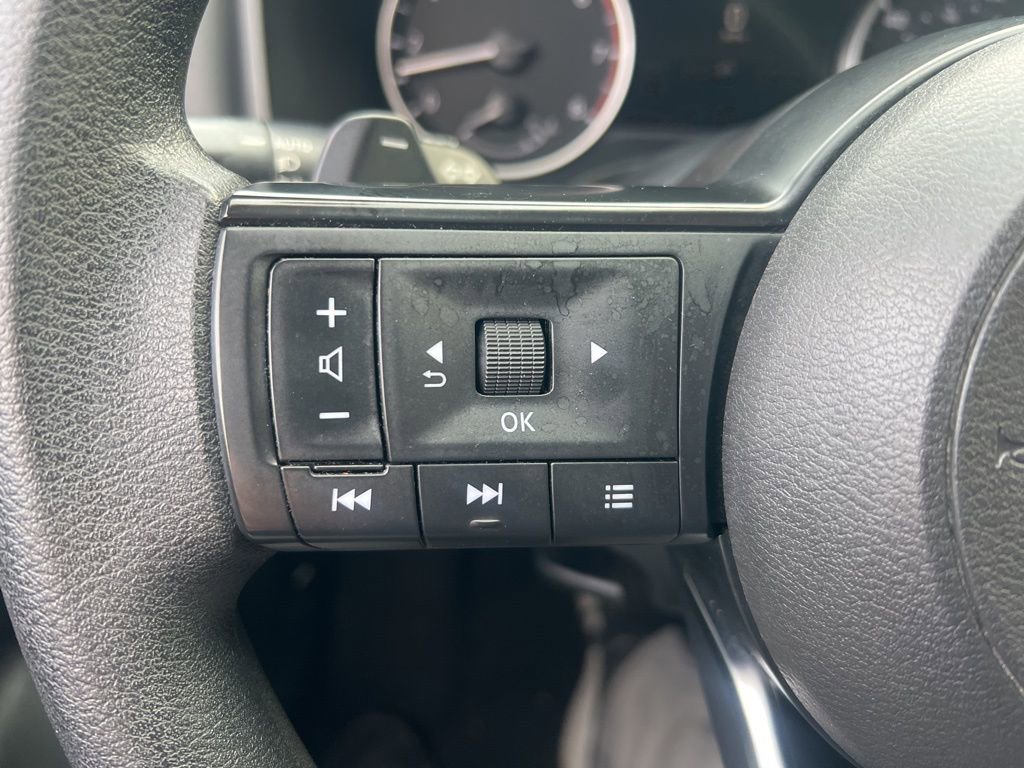 Used 2024 Nissan Rogue SV image 54
