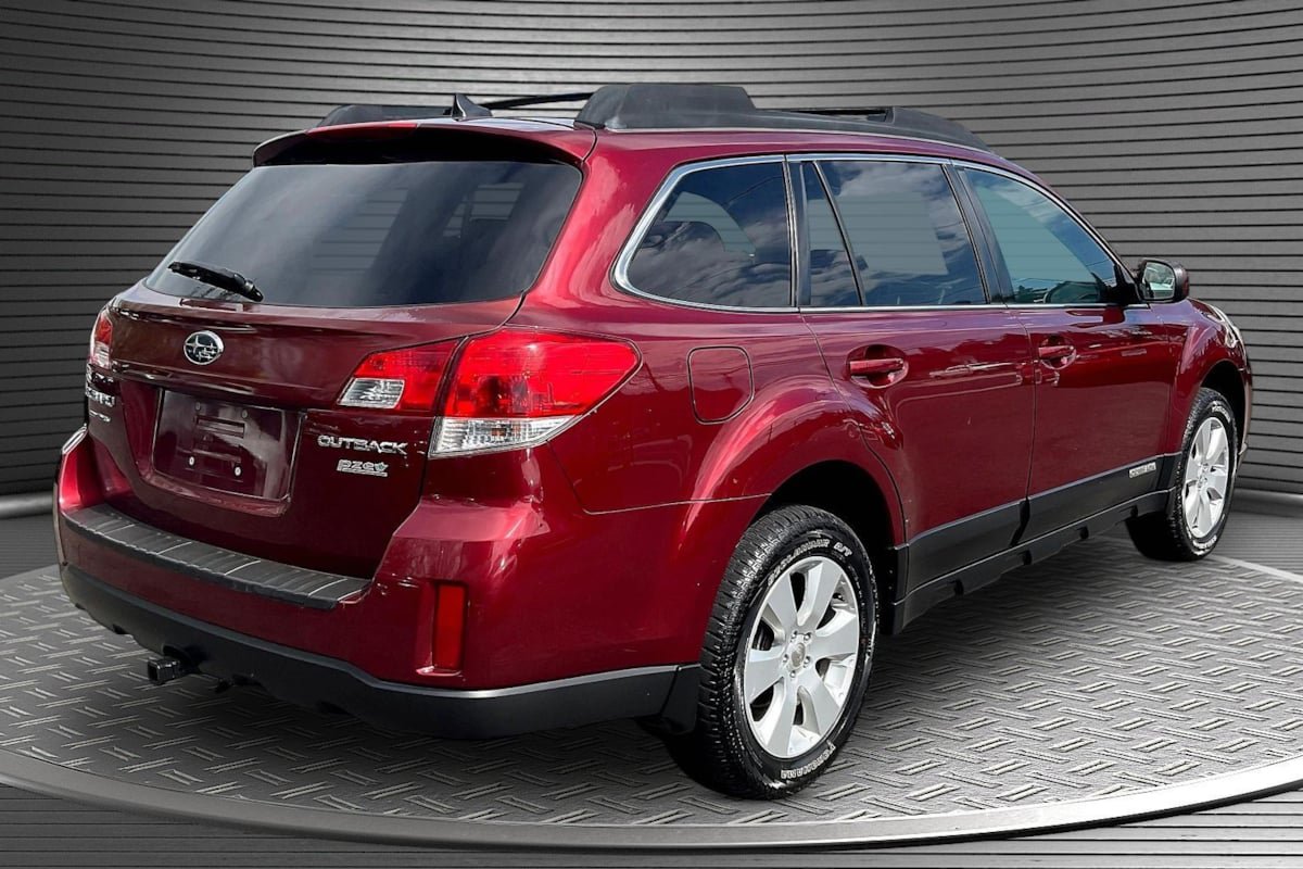 Used 2012 Subaru Outback 2.5i Premium AWD/4WD image 6