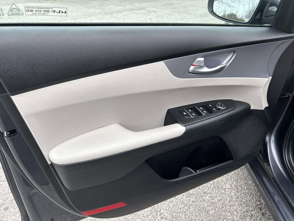 Certified 2023 Kia Forte LXS w/ LXS Technology Package image 14