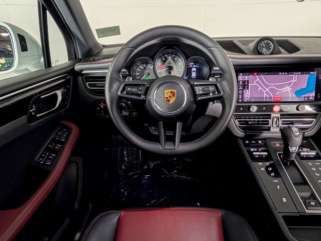 Certified 2023 Porsche Macan S AWD/4WD image 20