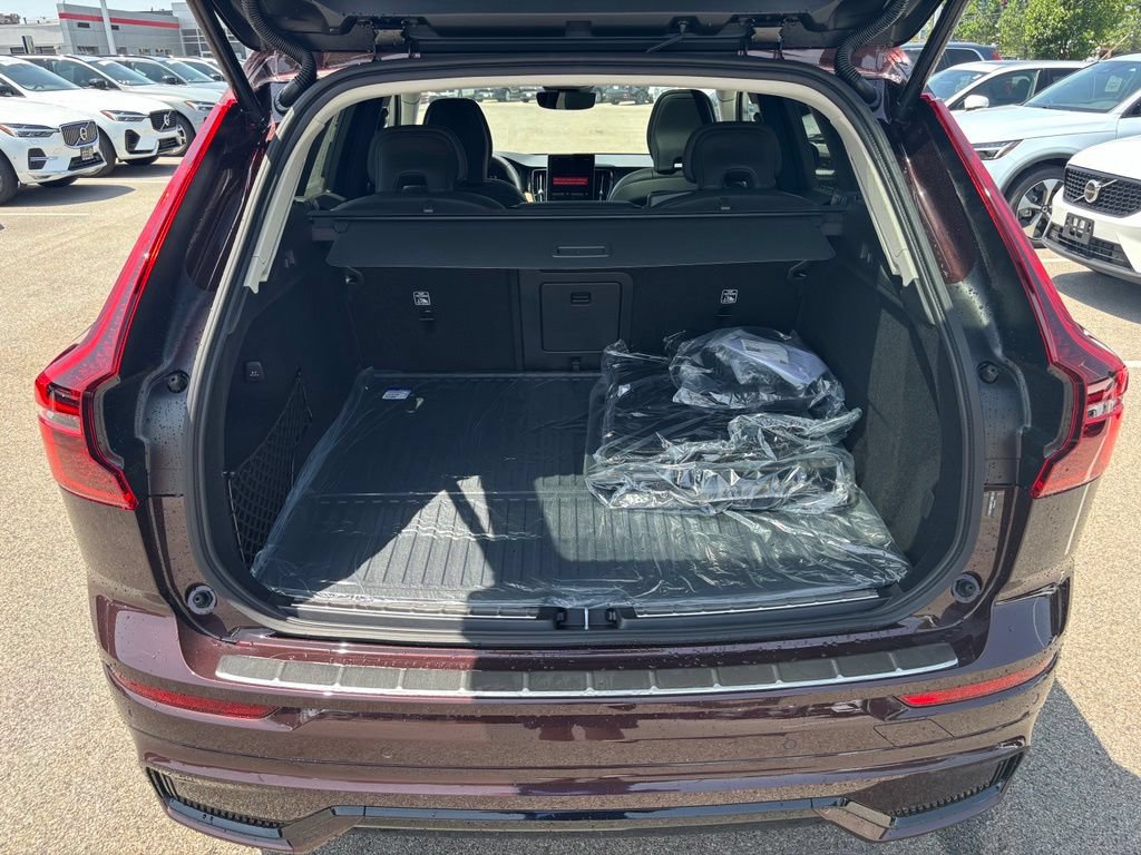 New 2026 Volvo XC60 T8 Ultra w/ Protection Package Premier AWD/4WD image 18