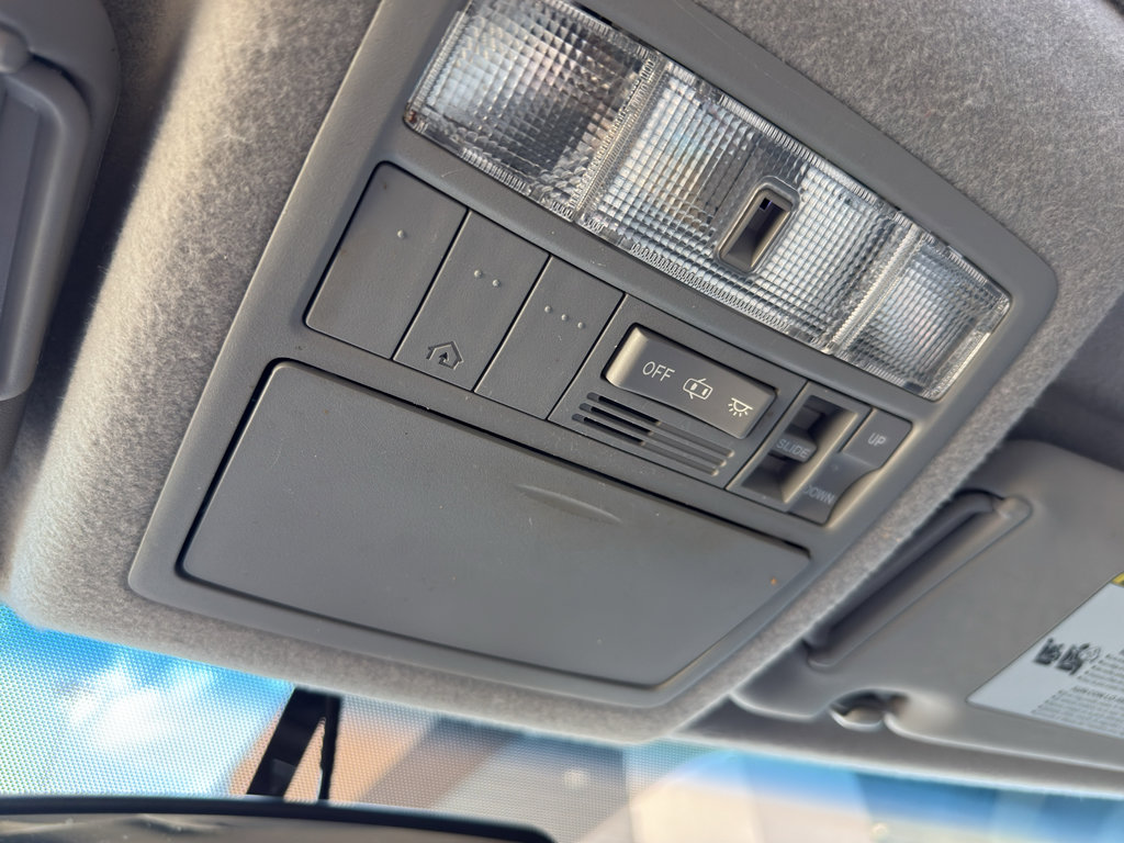 Used 2013 Toyota Highlander SE image 17