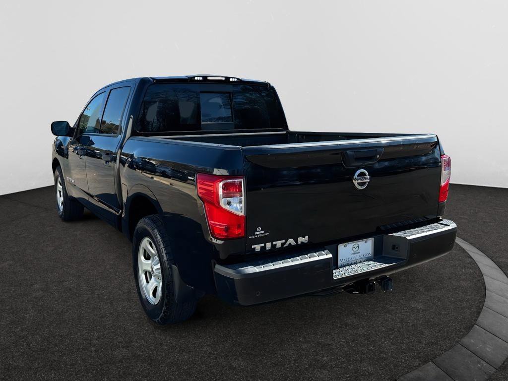 Used 2021 Nissan Titan S image 3
