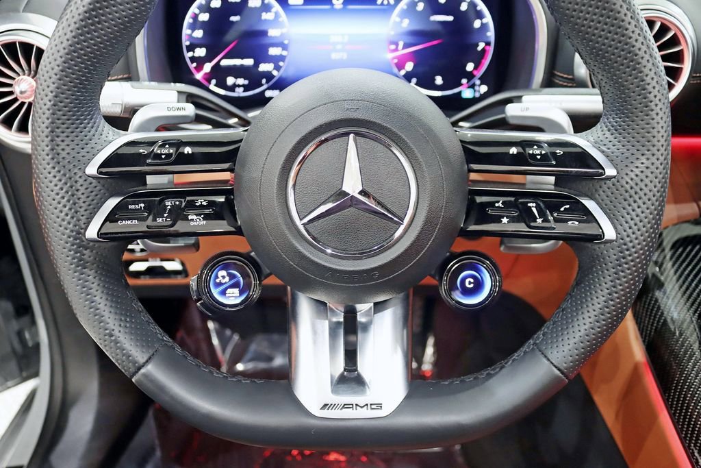 Used 2022 Mercedes-Benz SL 55 AMG 4MATIC w/ Driver Assistance Package image 20
