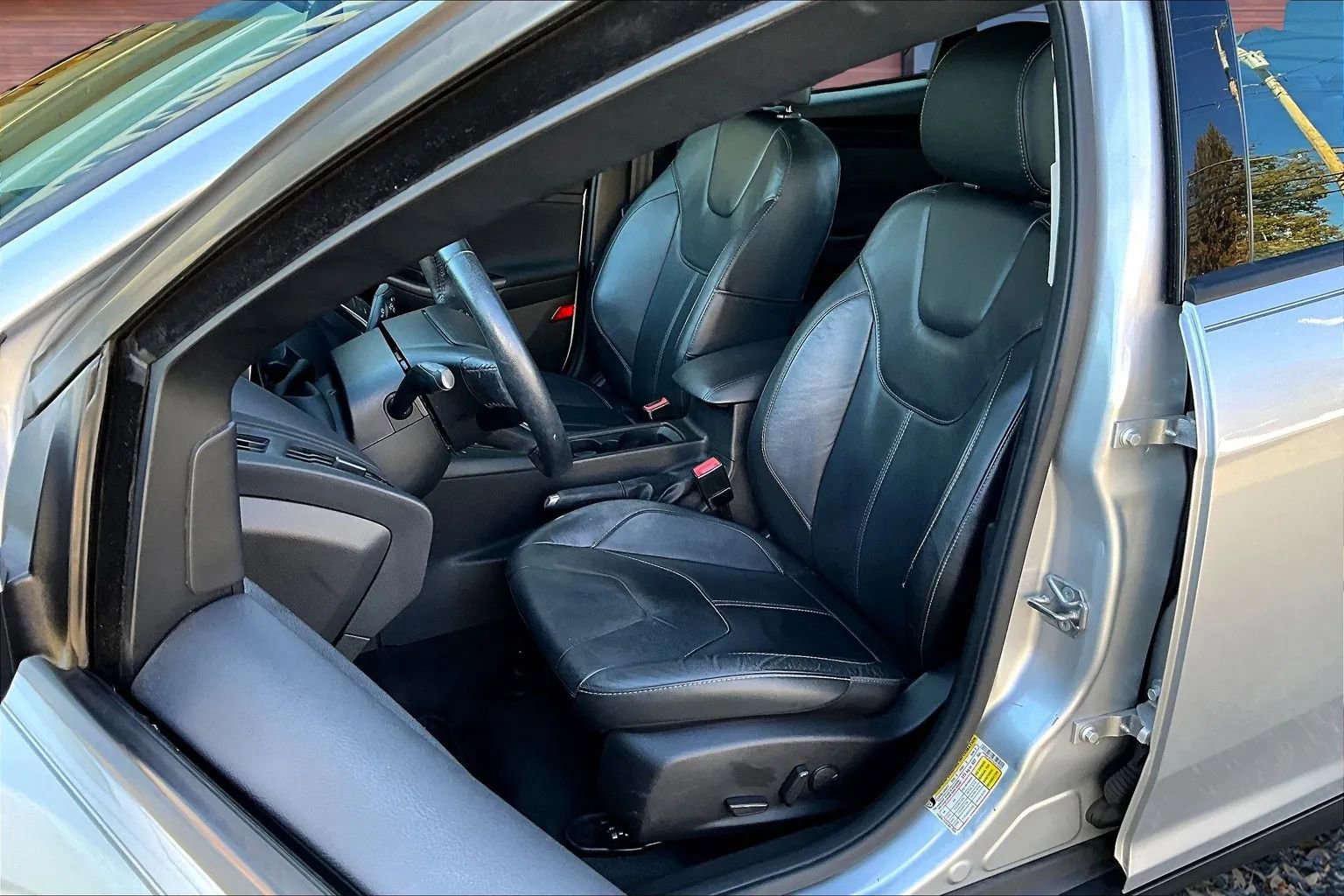 Used 2016 Ford Focus SE w/ Equipment Group 201A image 23