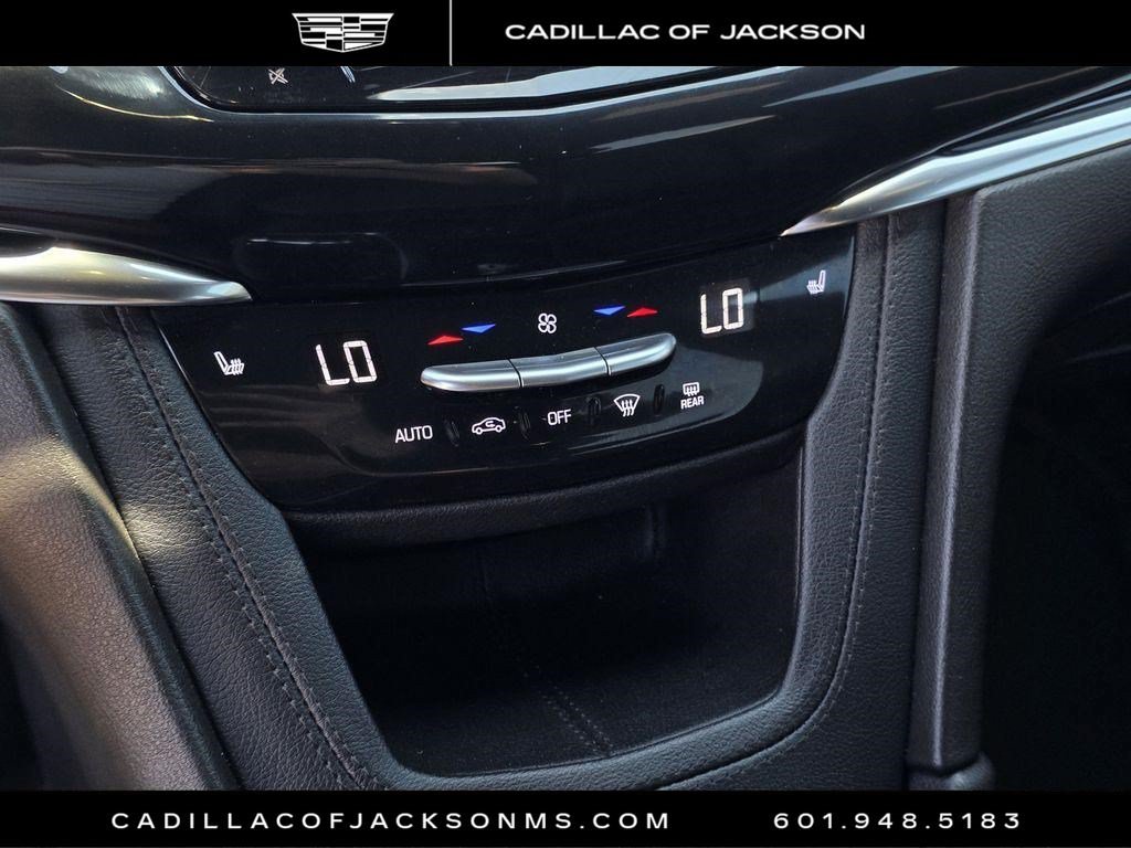 Certified 2022 Cadillac XT6 Premium Luxury w/ Technology Package AWD/4WD image 17