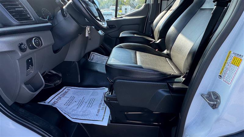Used 2023 Ford E-Transit Medium Roof RWD image 33