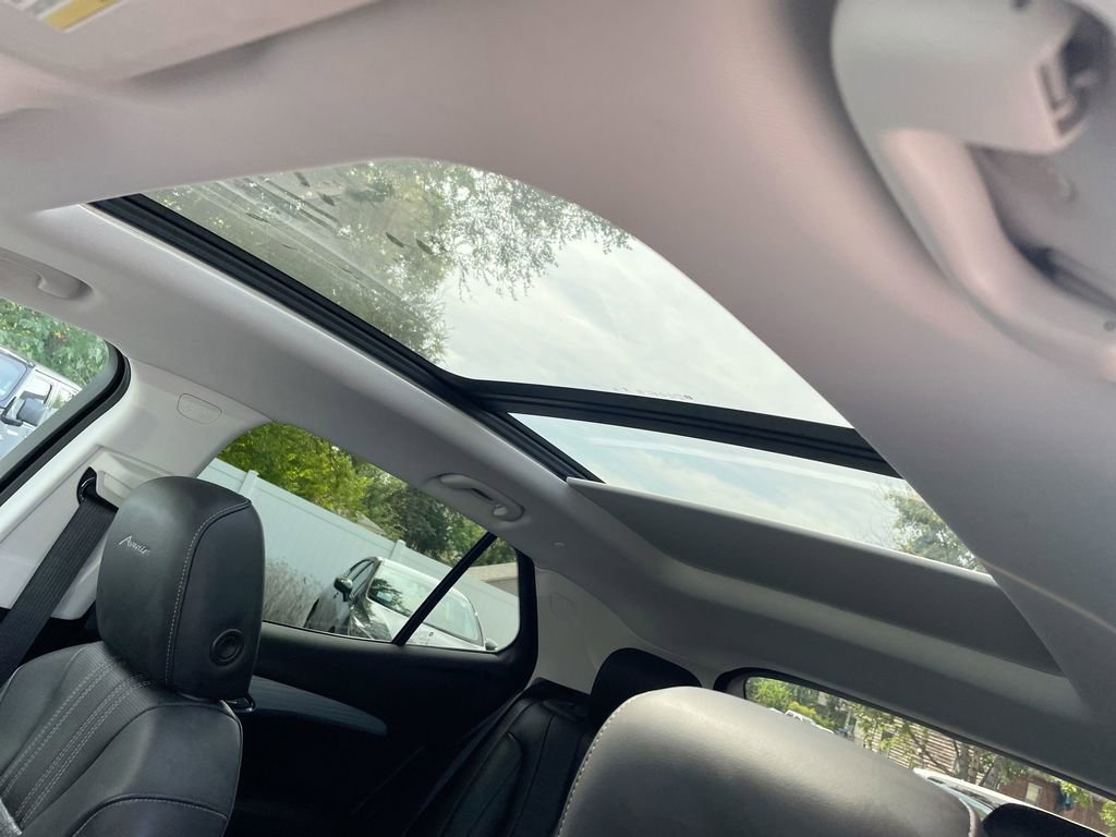 Used 2024 Buick Envision Avenir image 49