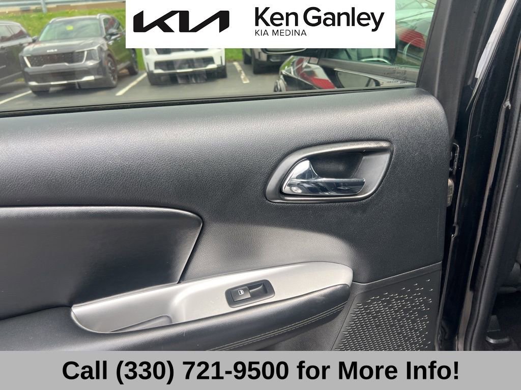 Used 2017 Dodge Journey SXT w/ Comfort/Convenience Group image 42